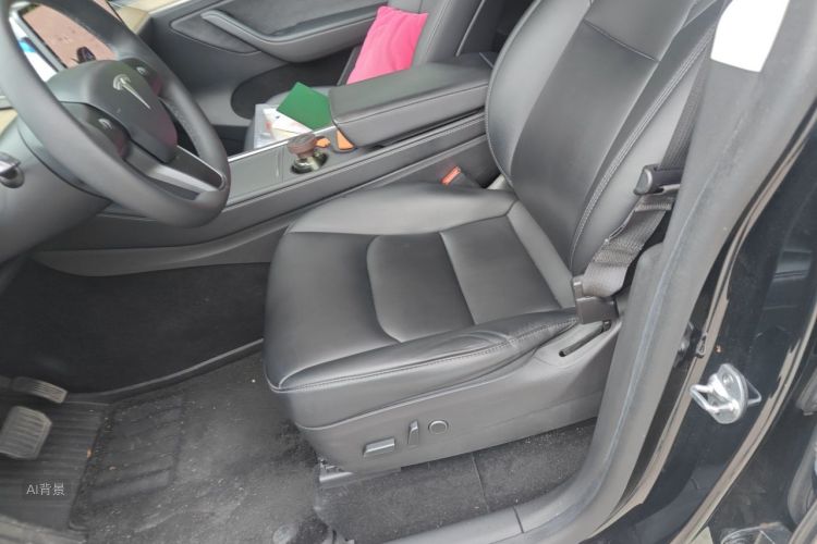 Tesla Model Y 2022 car image #17