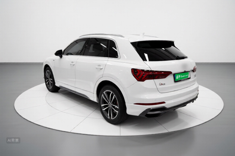 Audi Q3 2021 car image #5
