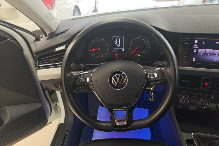 Volkswagen Bora 2021 immagine di auto #11