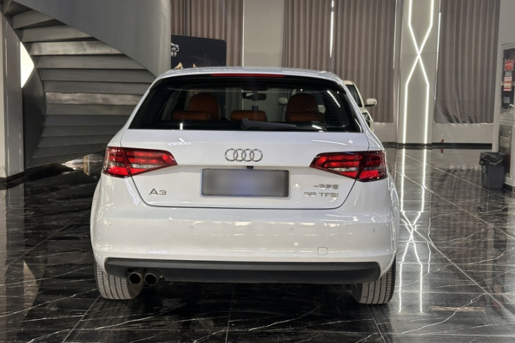 Audi A3 2017 car image #3