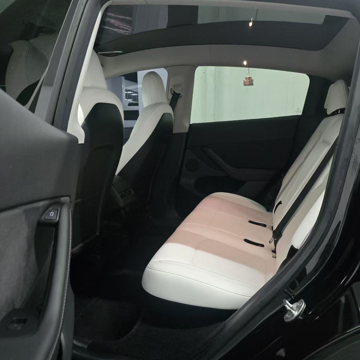 Tesla Model Y 2022 #8 Tesla Model Y 2022 car image #8