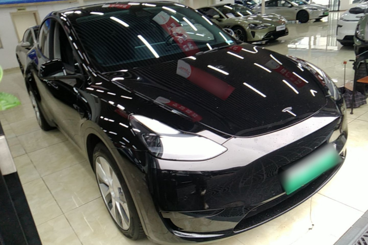 Tesla Model Y 2023 car image #4