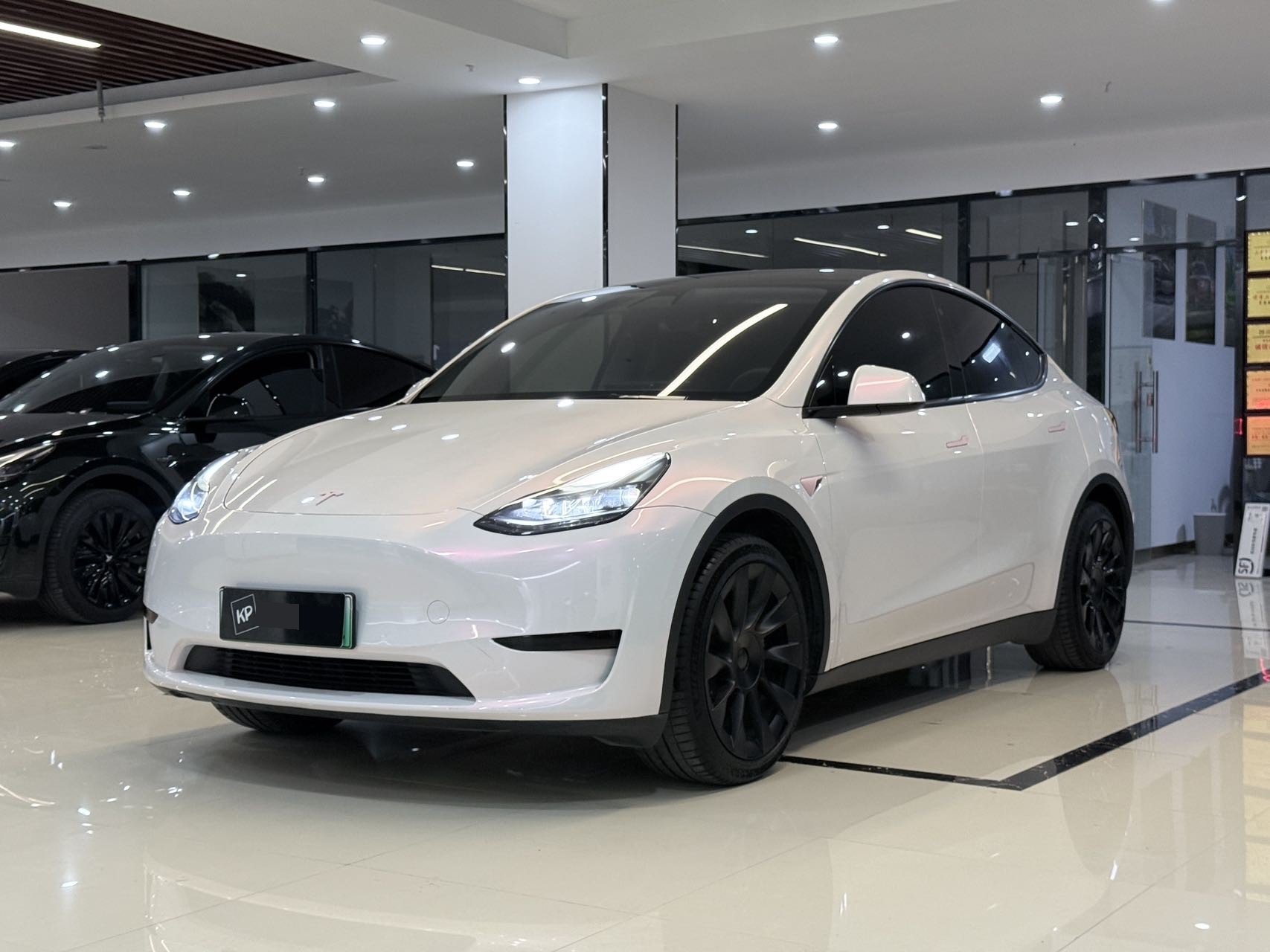 Tesla Model Y 2022 car image 
