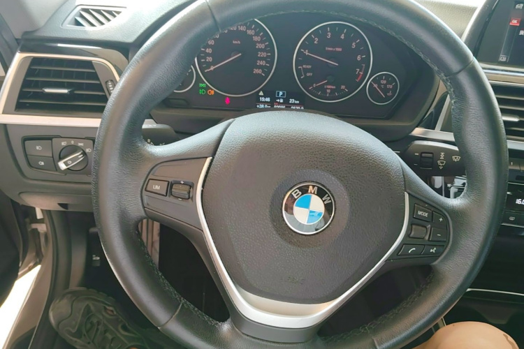 BMW 3 Series 2017 #15 BMW 3 Series 2017 car image #15