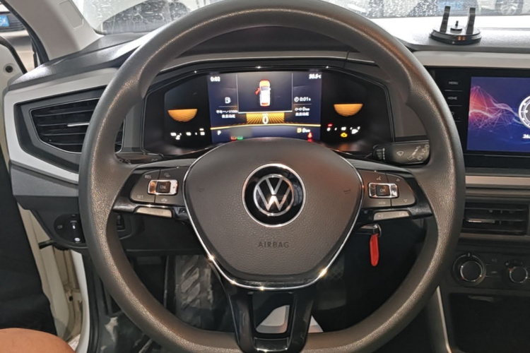 Volkswagen Polo 2023 car image #11