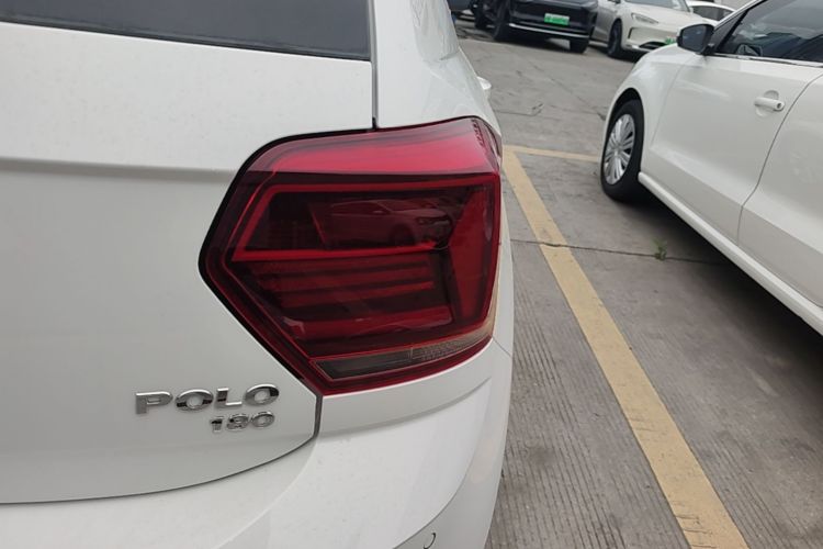 Volkswagen Polo 2019 car image #8