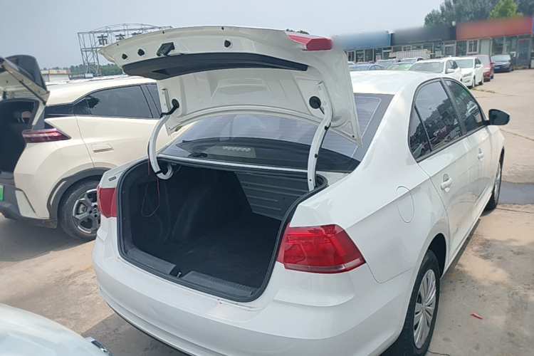 Volkswagen Santana 2020 car image #19