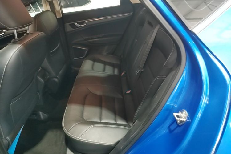 GEELY Emgrand GS 2016 car image #17