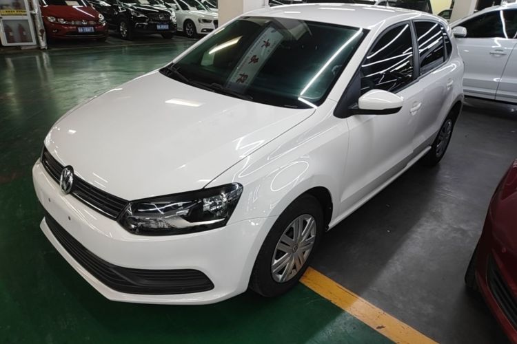 Volkswagen Polo 2019 car image #2