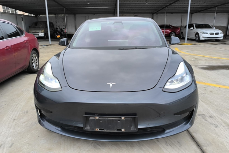 Tesla Model 3 2021 car image #3