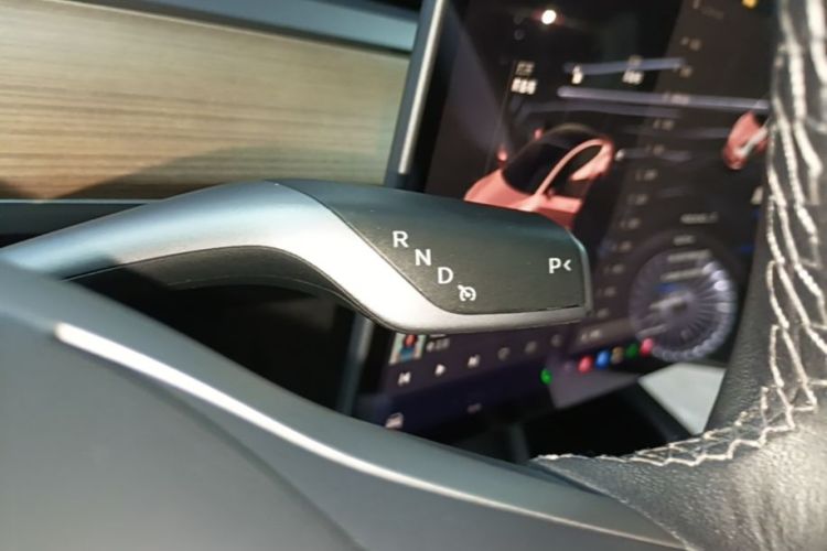 Tesla Model 3 2022 car image #14