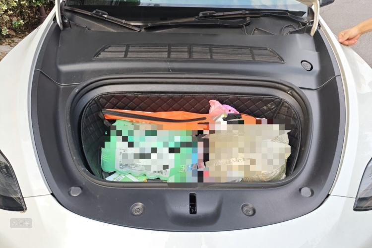 Tesla Model Y 2021 car image #22
