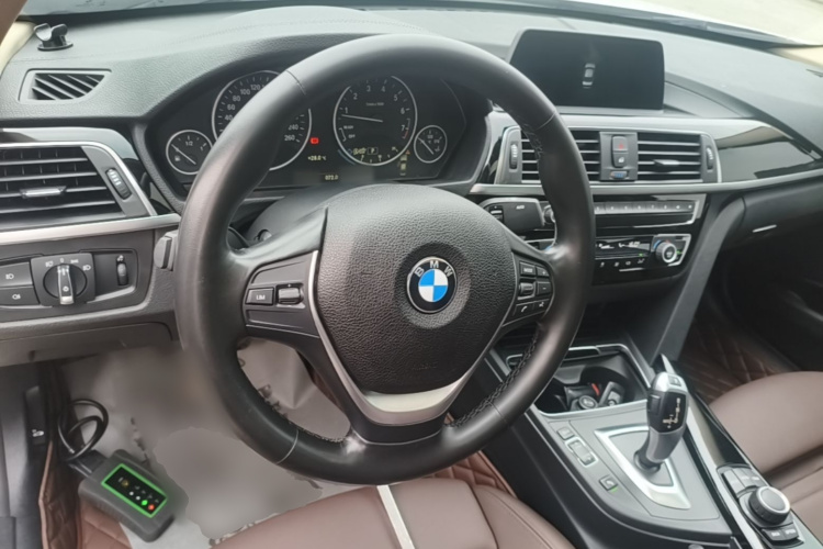 BMW 3 Series 2018 #15 BMW 3 Series 2018 imagen de coche #15