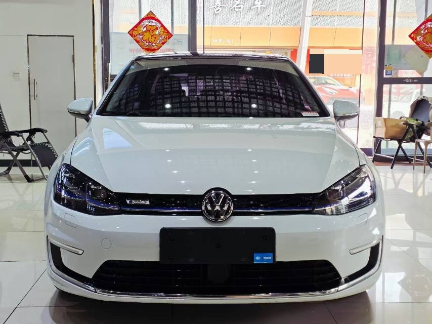 Volkswagen Golf Pure Electric 2020 immagine di auto #2