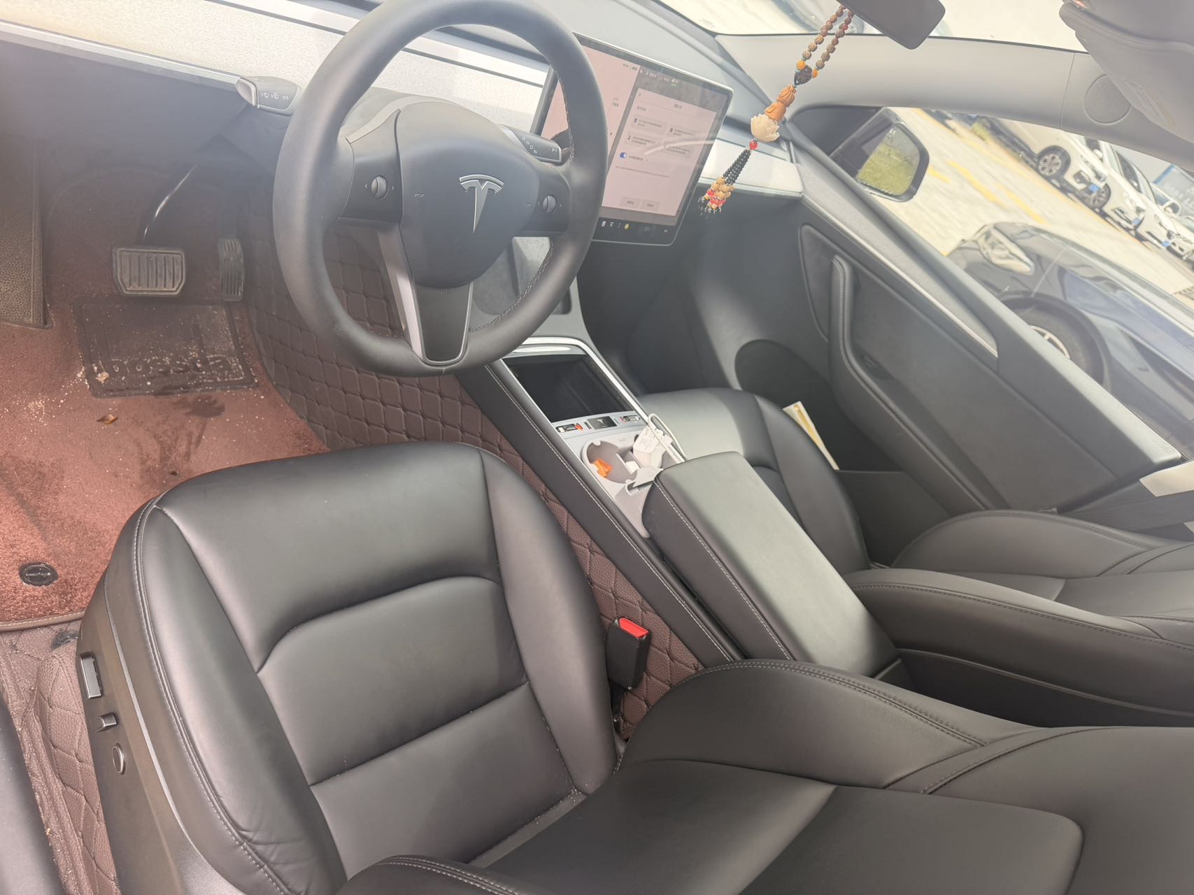 Tesla Model Y 2024 car image #6