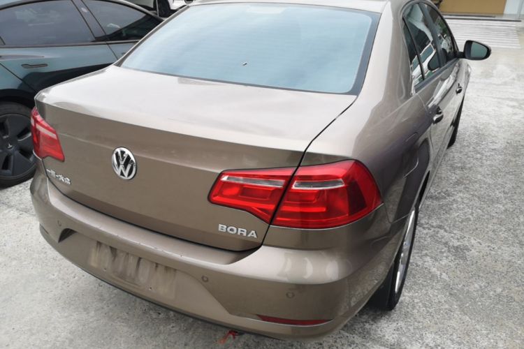 Volkswagen Bora 2015 car image #7