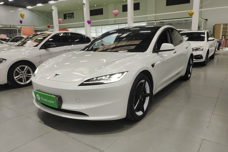 Tesla Model 3 2025 #2 Tesla Model 3 2025 car image #2