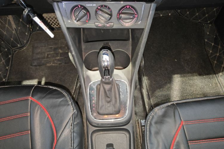 Volkswagen Polo 2019 #14 Volkswagen Polo 2019 car image #14