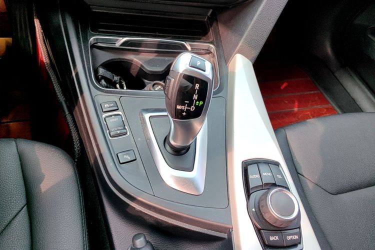BMW 3 Series GT 2017 car image #14