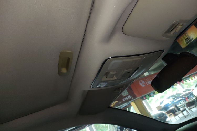 GEELY Vision X6 2020 immagine di auto #18