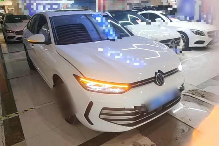Volkswagen Lavida 2026 car image #4