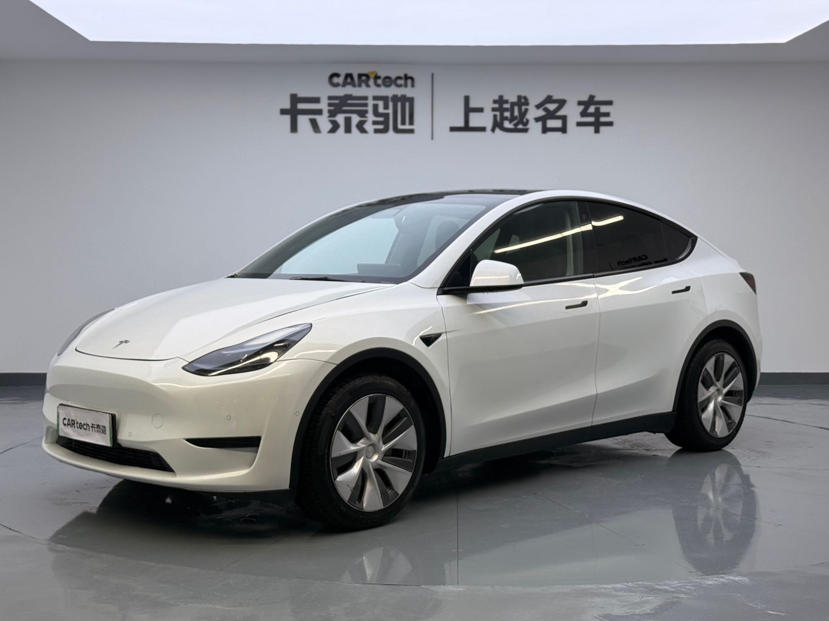 Tesla Model Y 2023 car image 