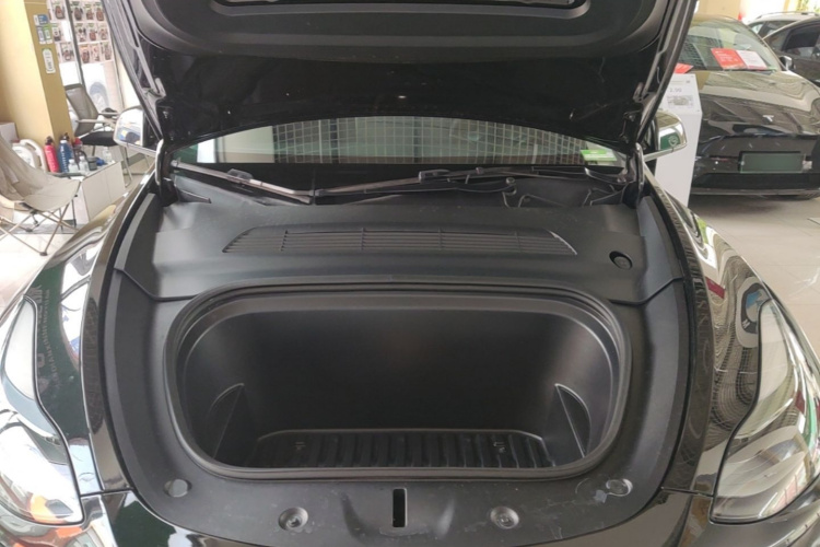 Tesla Model Y 2021 #20 Tesla Model Y 2021 car image #20