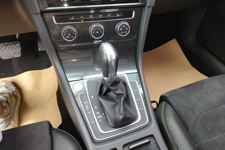 Volkswagen Golf 2018 #14 Volkswagen Golf 2018 car image #14