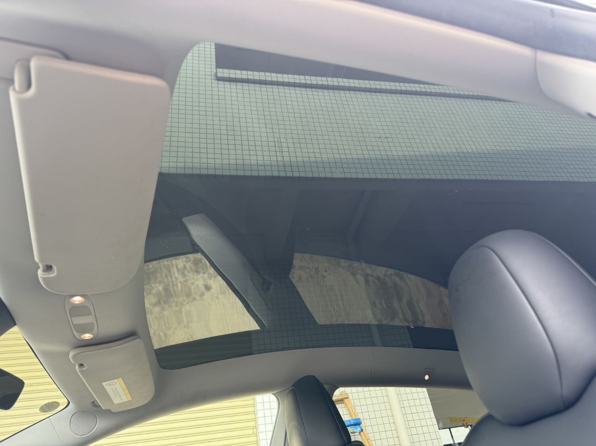 Tesla Model Y 2023 #3 Tesla Model Y 2023 car image #3