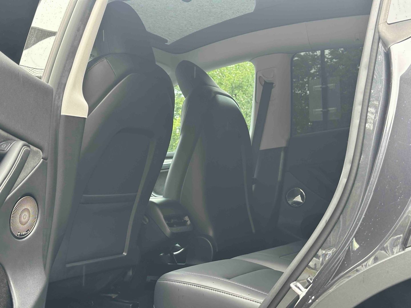 Tesla Model Y 2024 #9 Tesla Model Y 2024 car image #9
