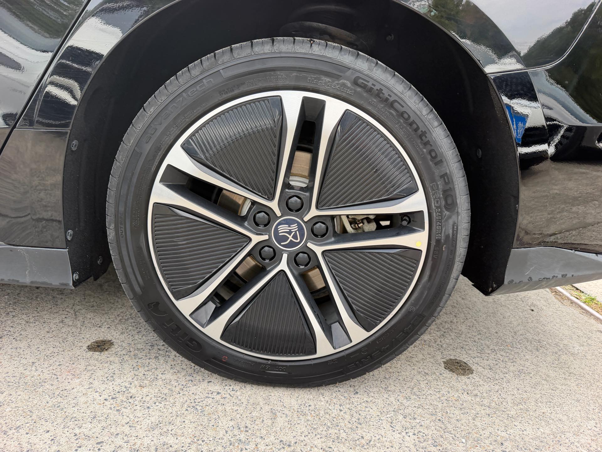 BYD Han 2023 car image #11