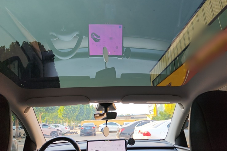 Tesla Model Y 2021 car image #18
