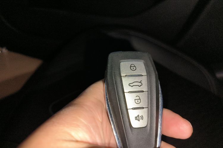 GEELY Emgrand 2024 car image #9