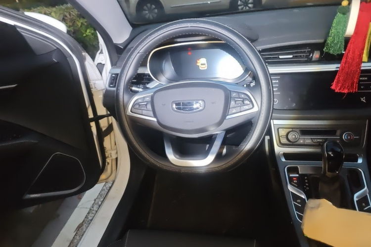 GEELY Emgrand 2021 #13 GEELY Emgrand 2021 car image #13