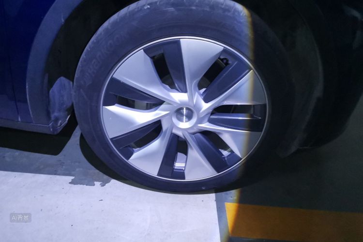 Tesla Model Y 2023 imagem de carro #9