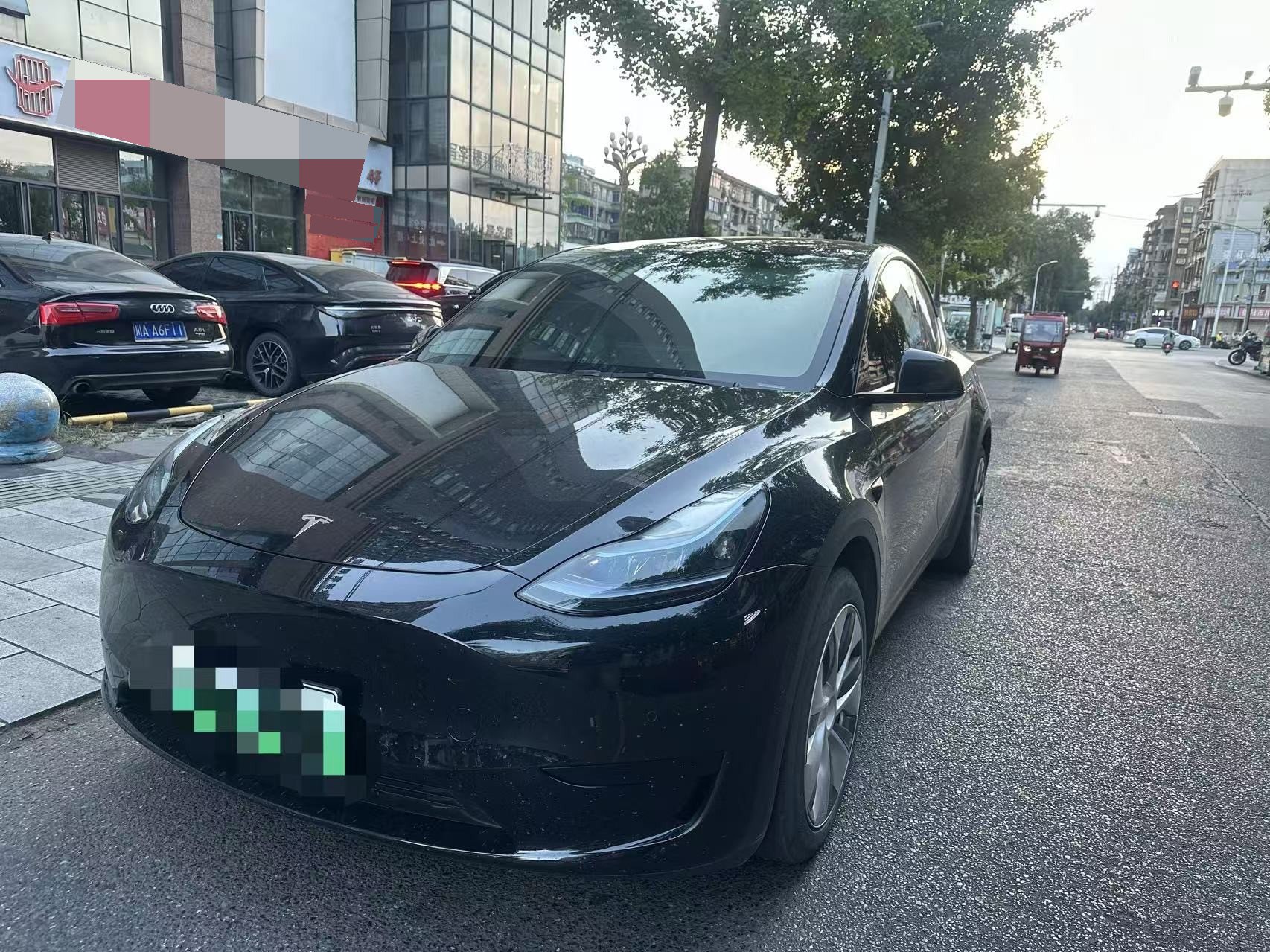 Tesla Model Y 2023 car image 