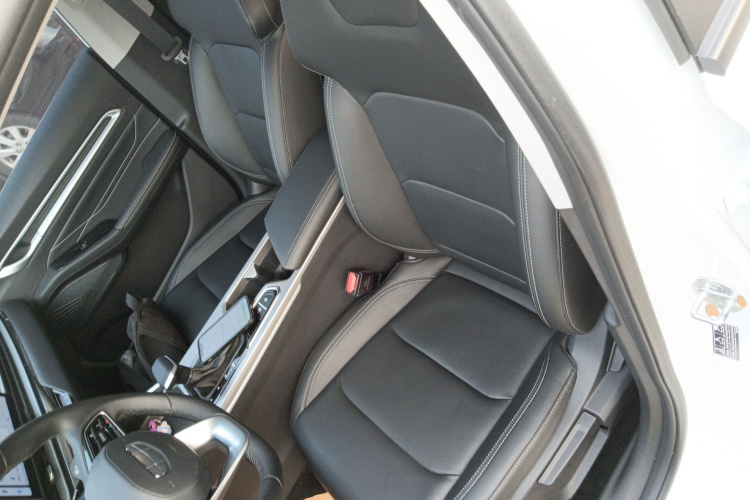 GEELY Emgrand 2024 #19 GEELY Emgrand 2024 car image #19