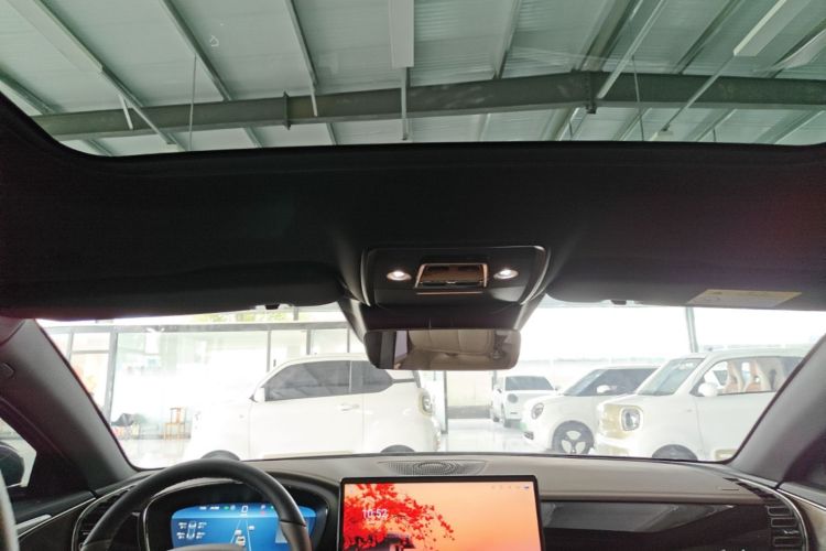 BYD Han 2024 car image #19