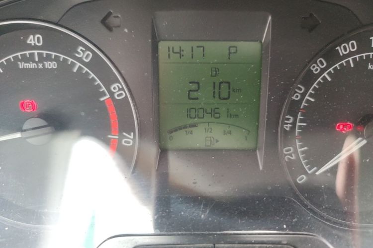 Skoda Rapid 2015 #14 Skoda Rapid 2015 car image #14