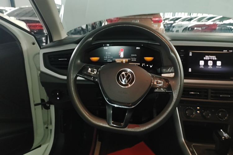 Volkswagen Polo 2023 car image #11