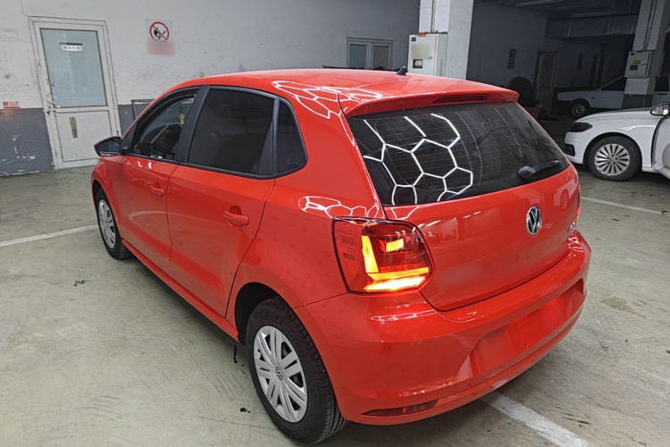 Volkswagen Polo 2018 car image #5