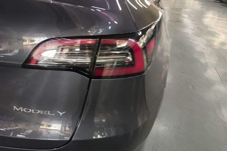 Tesla Model Y 2021 #8 Tesla Model Y 2021 car image #8