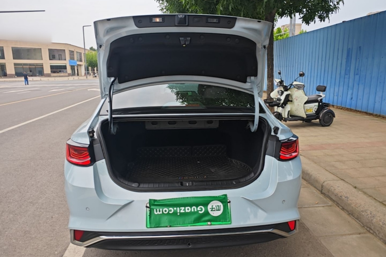 GEELY Emgrand L HiP 2022 car image #19