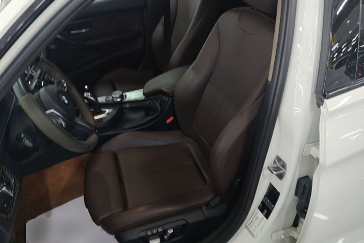 BMW 3 Series 2018 #15 BMW 3 Series 2018 car image #15