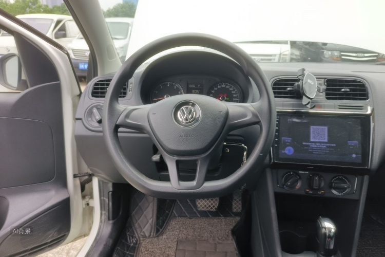 Volkswagen Polo 2017 car image #12