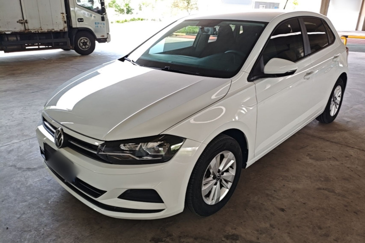 Volkswagen Polo 2023 car image #2