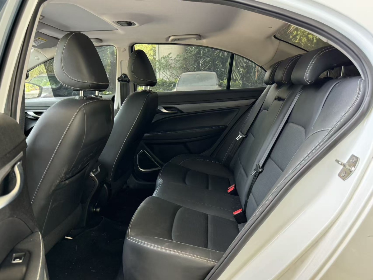 GEELY Emgrand 2021 car image #5