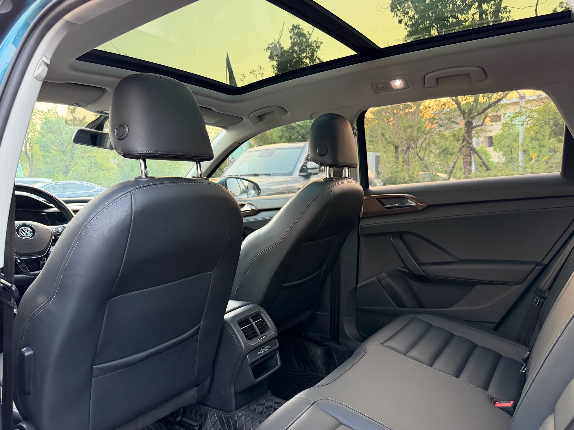 2019 immagine di auto #7