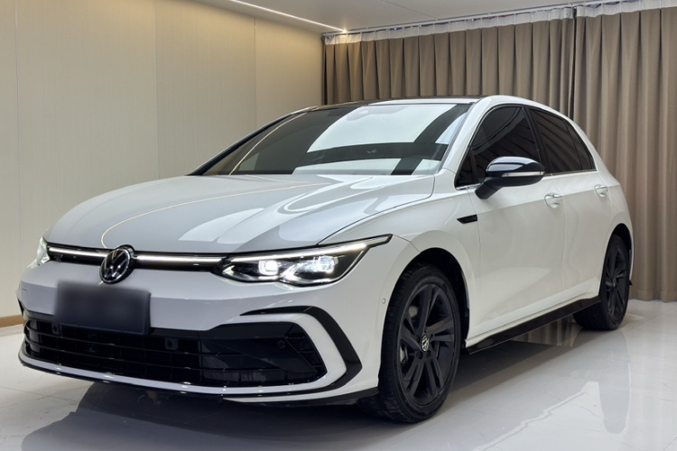 Volkswagen Golf 2021 car image #2