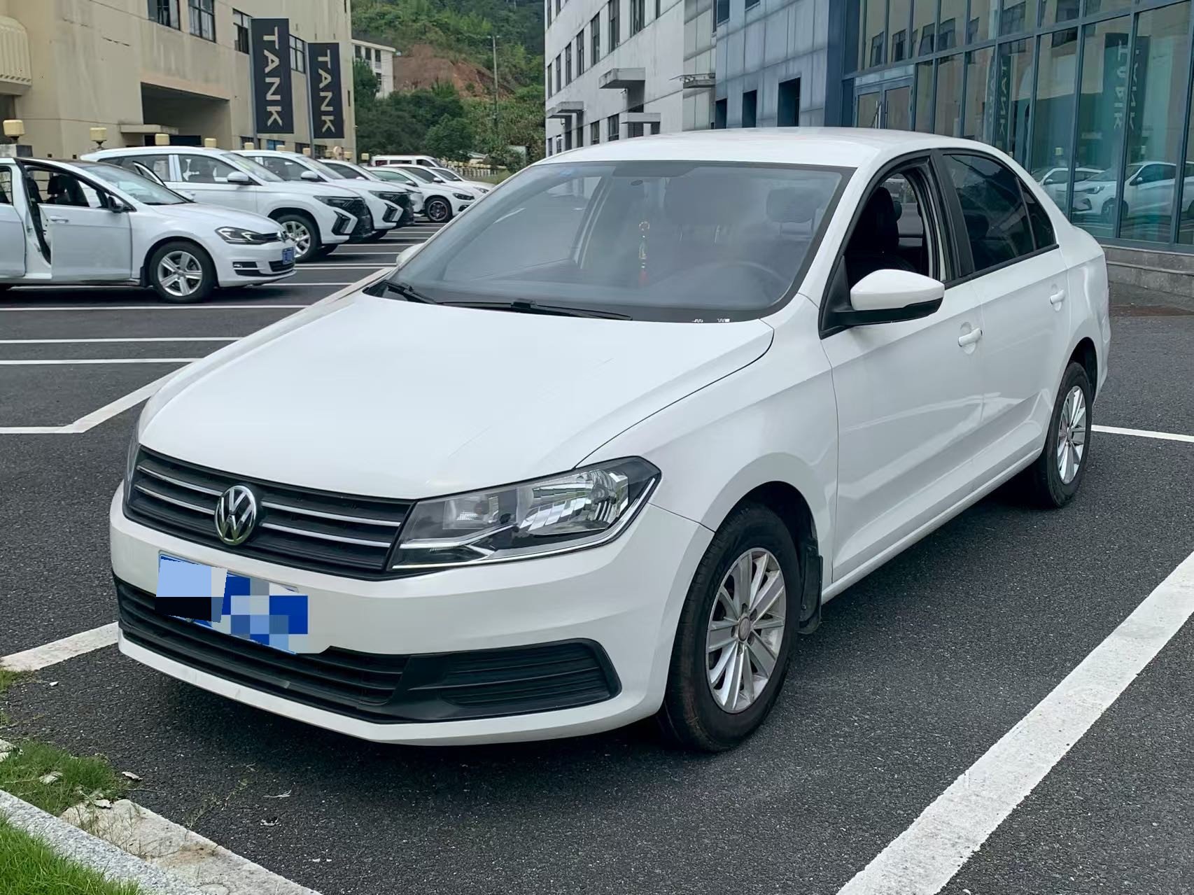 Volkswagen Santana 2017 car image 